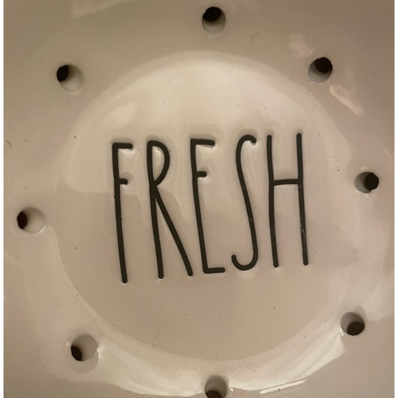 🥰New Rae Dunn FRESH Strainer - Picture 2 of 3